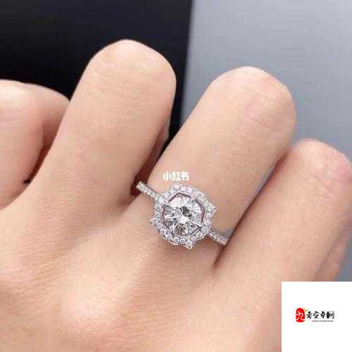 18k 金钻石戒指:经典永恒的爱情信物