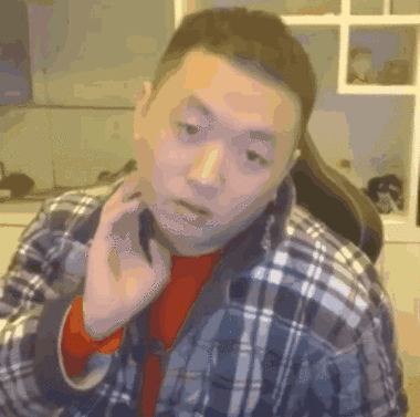 药水哥矿泉水瓶表情包，网络狂欢下的文化符号