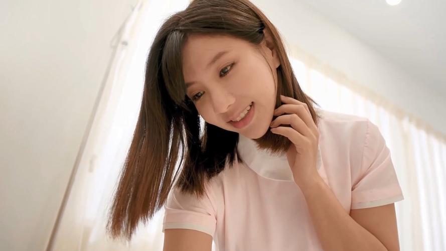 吴梦梦直播时的角色扮演:你如何评价她的表现?
